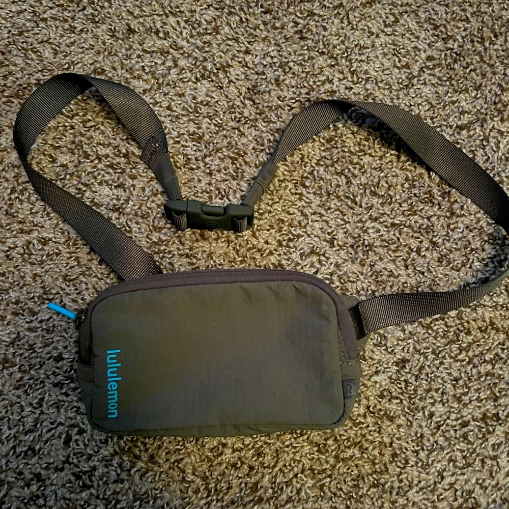 Lululemon Mini Belt Bag
